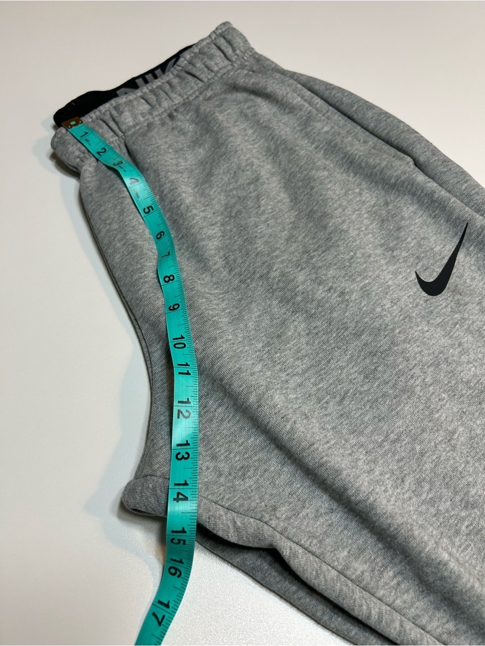 Nike Men's Gray Therma Dri-FIT Tapered Fleece Training Jogger Pants - Picture 4 of 8